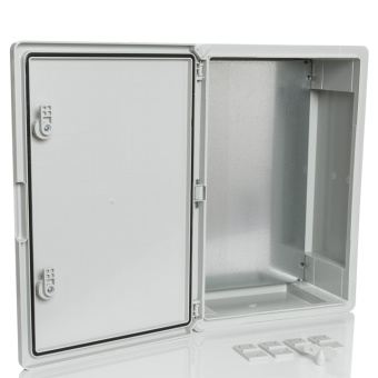 Пластиковый шкаф с монтажной панелью PLASTIM, IP65. УХЛ1., 350х500х190, непрозрачная дверца арт. PP3006